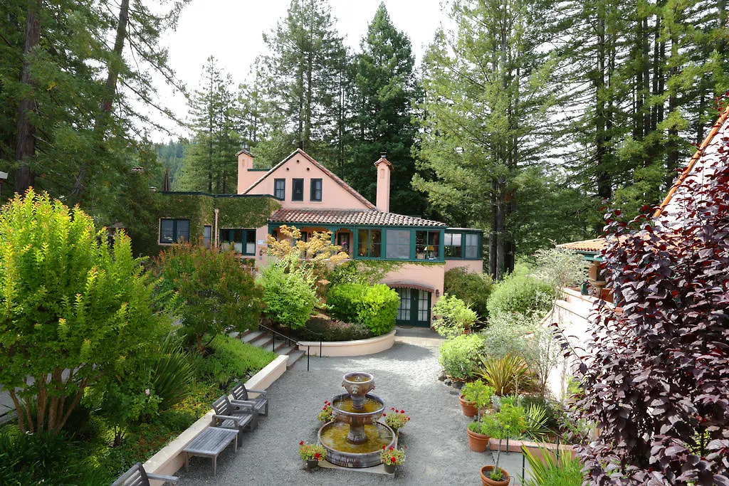 Applewood Inn-1